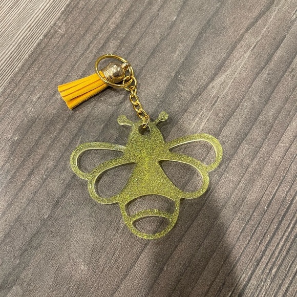 🎉🎉HP🎉🎉 Handmade Bee Keychains - Picture 3 of 9
